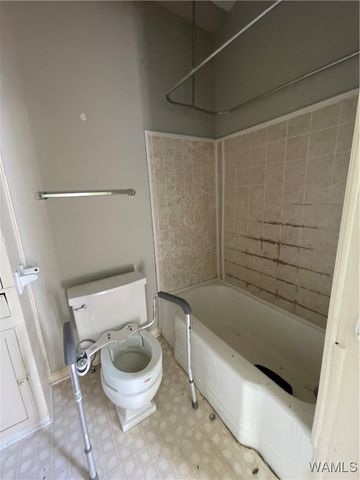 500 S MAIN, Demopolis, AL 36732