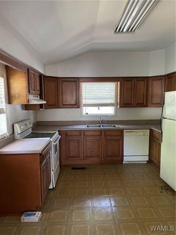 500 S MAIN, Demopolis, AL 36732