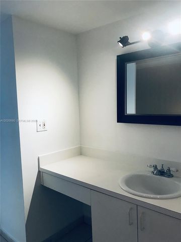 17600 NW 68th Ave B3006, Hialeah, FL 33015