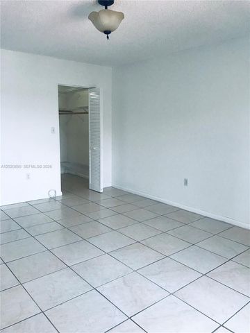 17600 NW 68th Ave B3006, Hialeah, FL 33015