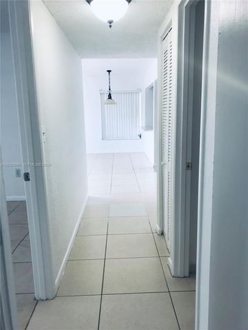 17600 NW 68th Ave B3006, Hialeah, FL 33015