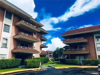 17600 NW 68th Ave B3006, Hialeah, FL 33015