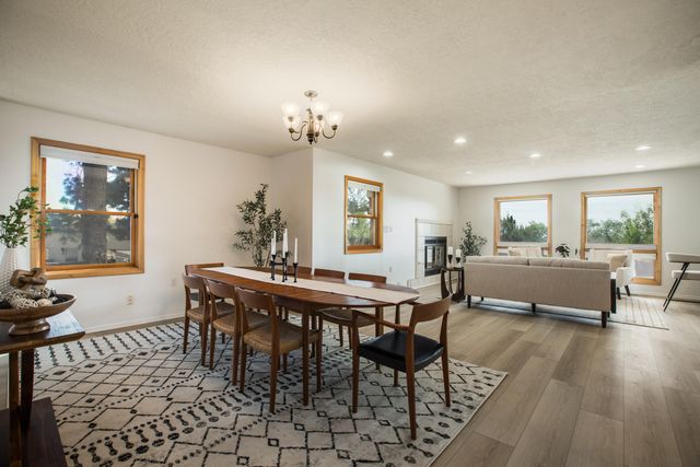 605 Cedar Hill Road NE, Albuquerque, NM 87122