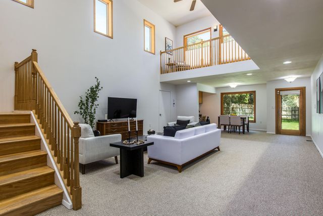 605 Cedar Hill Road NE, Albuquerque, NM 87122