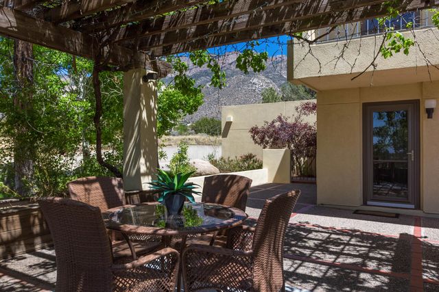 605 Cedar Hill Road NE, Albuquerque, NM 87122