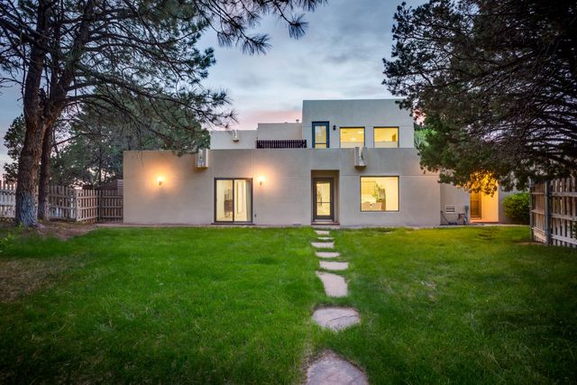 605 Cedar Hill Road NE, Albuquerque, NM 87122