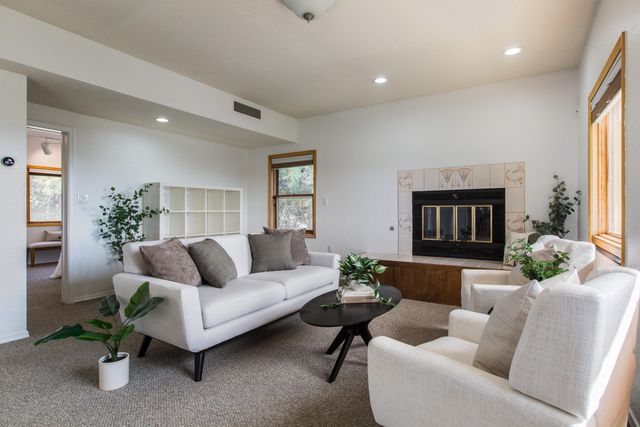605 Cedar Hill Road NE, Albuquerque, NM 87122