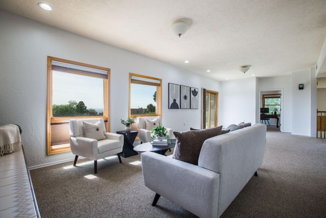 605 Cedar Hill Road NE, Albuquerque, NM 87122