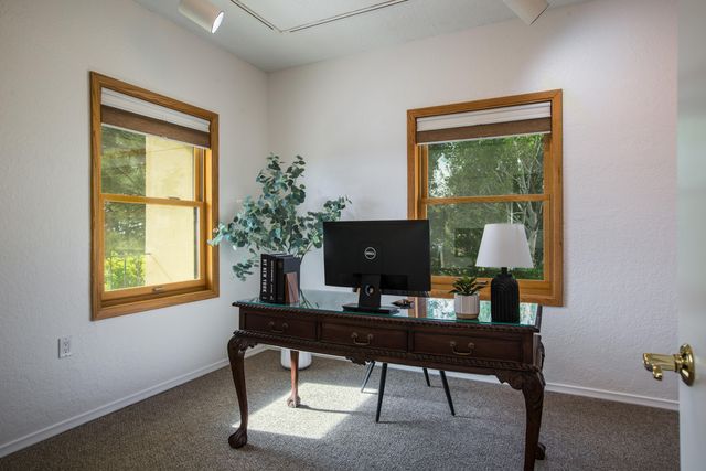 605 Cedar Hill Road NE, Albuquerque, NM 87122