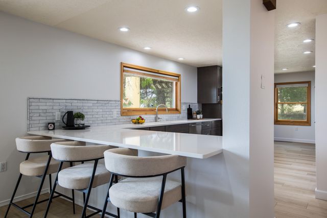 605 Cedar Hill Road NE, Albuquerque, NM 87122