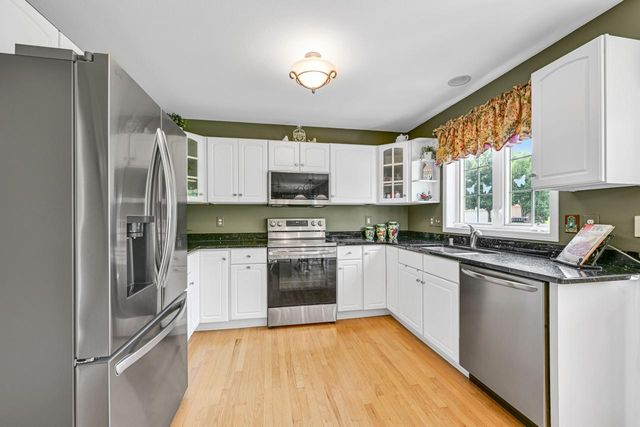 2875 River Birch DRIVE #A, Brookfield, WI 53045