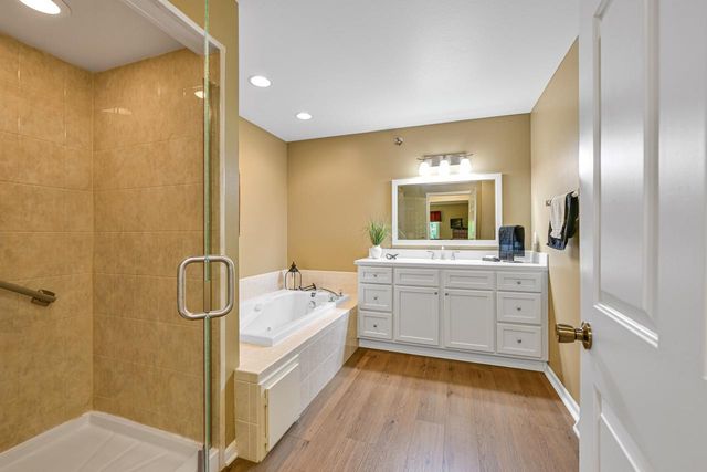 2875 River Birch DRIVE #A, Brookfield, WI 53045