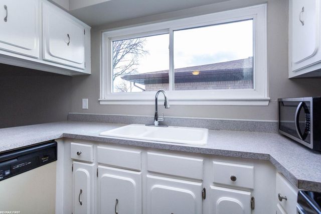 37216 Vernon Drive, Sterling Heights, MI 48310