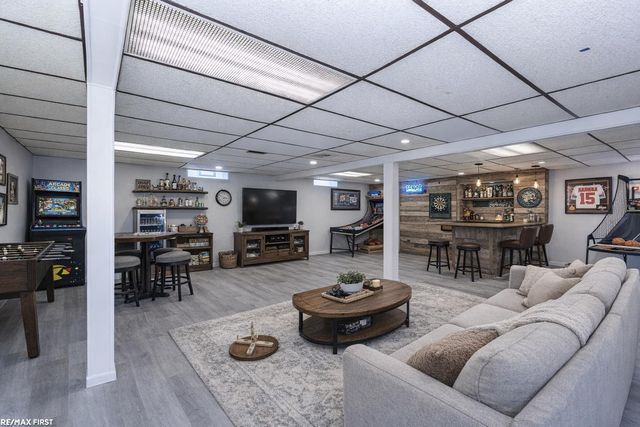 37216 Vernon Drive, Sterling Heights, MI 48310