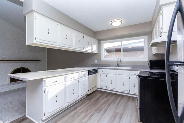 37216 Vernon Drive, Sterling Heights, MI 48310