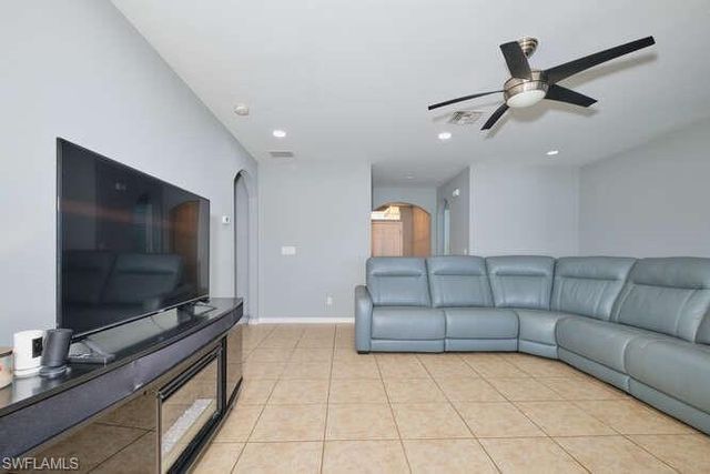 135 SW 31st ST, Cape Coral, FL 33914