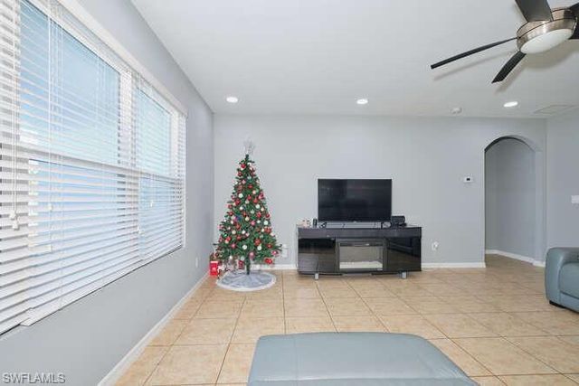 135 SW 31st ST, Cape Coral, FL 33914