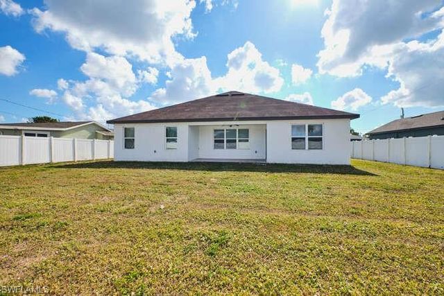 135 SW 31st ST, Cape Coral, FL 33914