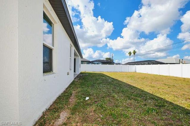 135 SW 31st ST, Cape Coral, FL 33914