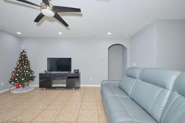 135 SW 31st ST, Cape Coral, FL 33914