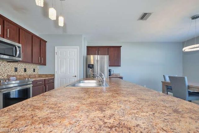 135 SW 31st ST, Cape Coral, FL 33914