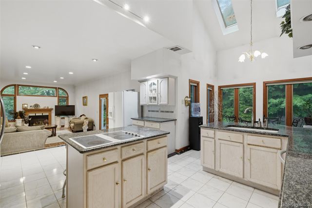 18 Bray Farm Lane, Wappingers Falls, NY 12590