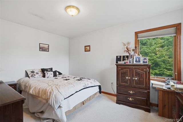 18 Bray Farm Lane, Wappingers Falls, NY 12590