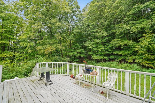 18 Bray Farm Lane, Wappingers Falls, NY 12590