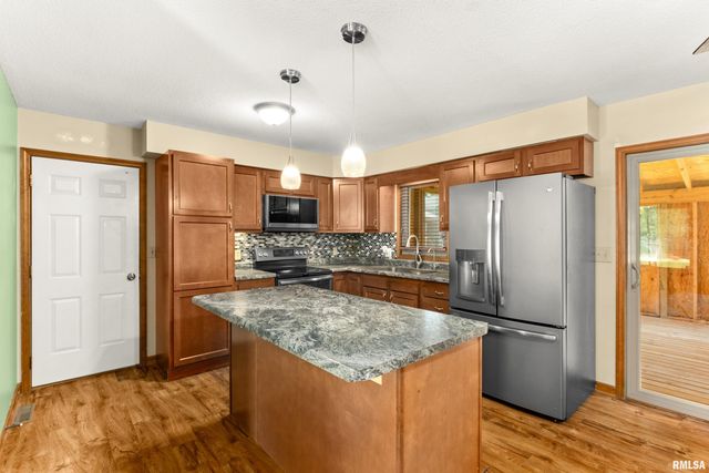 105 FOX RUN Court, East Peoria, IL 61611