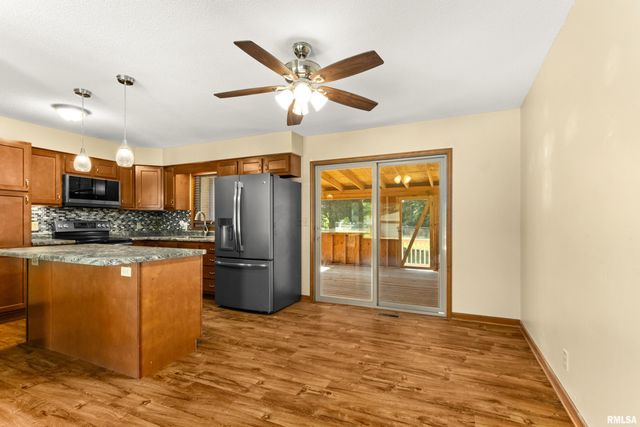 105 FOX RUN Court, East Peoria, IL 61611