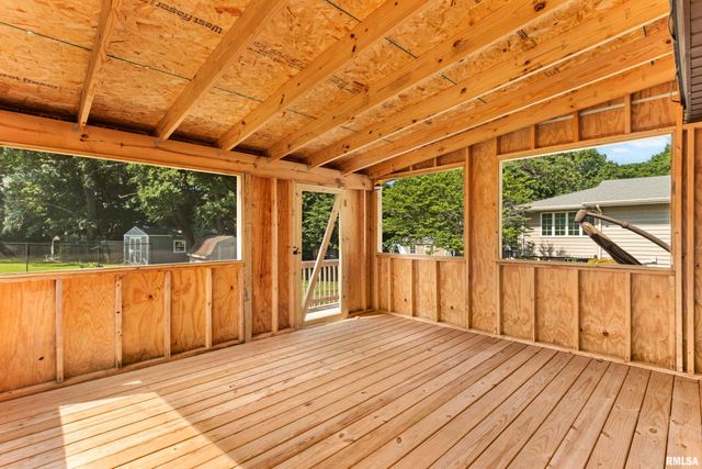 105 FOX RUN Court, East Peoria, IL 61611