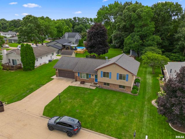 105 FOX RUN Court, East Peoria, IL 61611