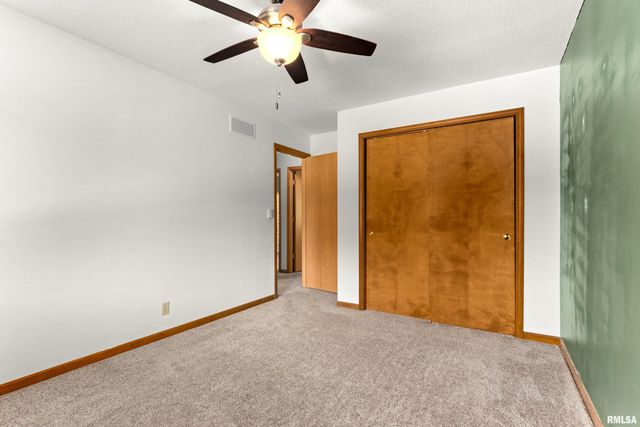 105 FOX RUN Court, East Peoria, IL 61611
