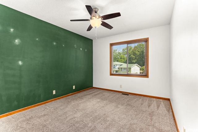 105 FOX RUN Court, East Peoria, IL 61611