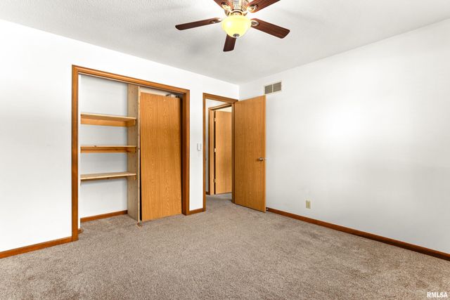 105 FOX RUN Court, East Peoria, IL 61611