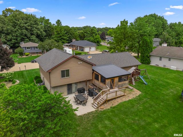 105 FOX RUN Court, East Peoria, IL 61611