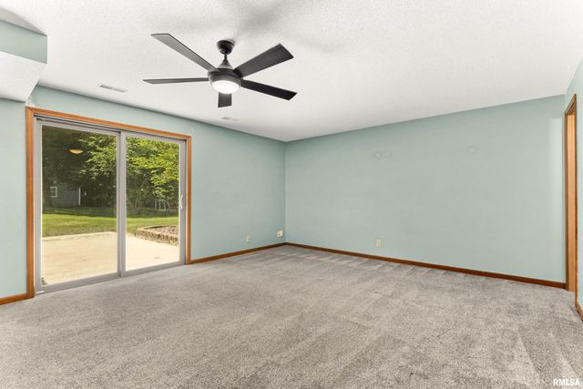 105 FOX RUN Court, East Peoria, IL 61611