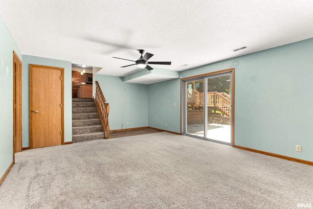 105 FOX RUN Court, East Peoria, IL 61611