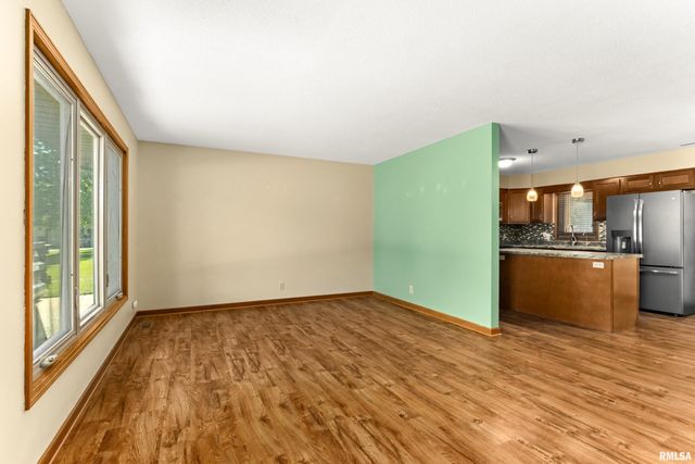 105 FOX RUN Court, East Peoria, IL 61611