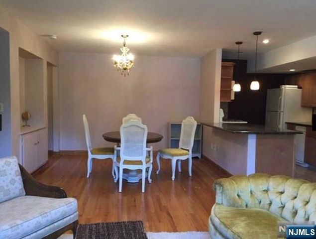 95 Orient Way 3G, Rutherford, NJ 07070