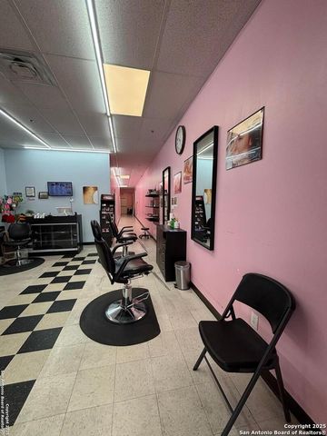 8521 Bandera Rd 1, San Antonio, TX 78216