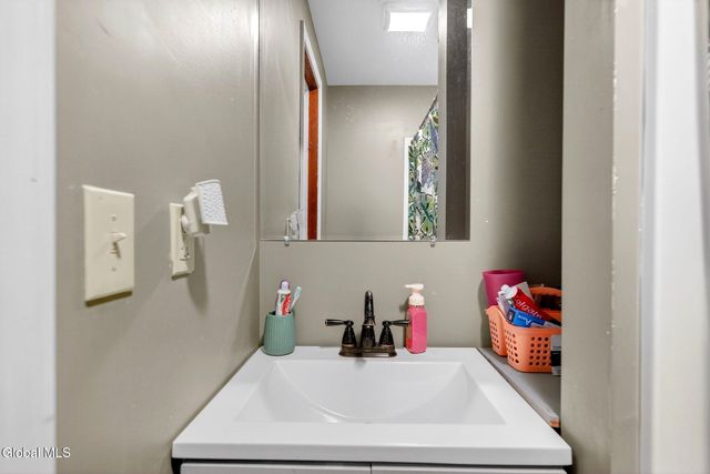 225 Western Avenue, Albany, NY 12203