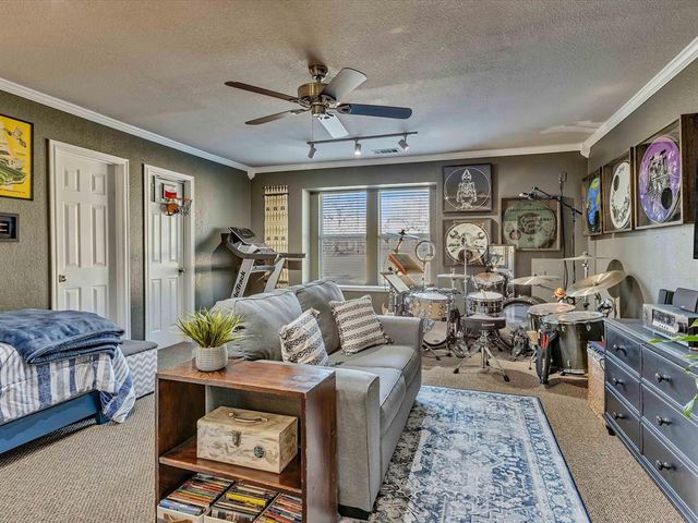 2100 Aspen Way, Guthrie, OK 73044