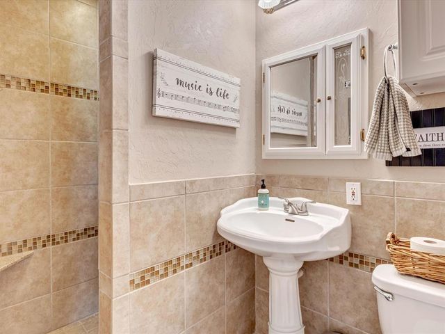 2100 Aspen Way, Guthrie, OK 73044