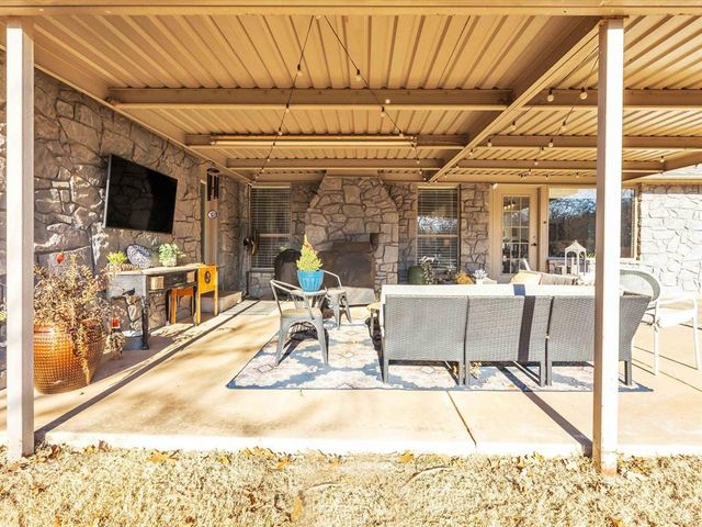 2100 Aspen Way, Guthrie, OK 73044