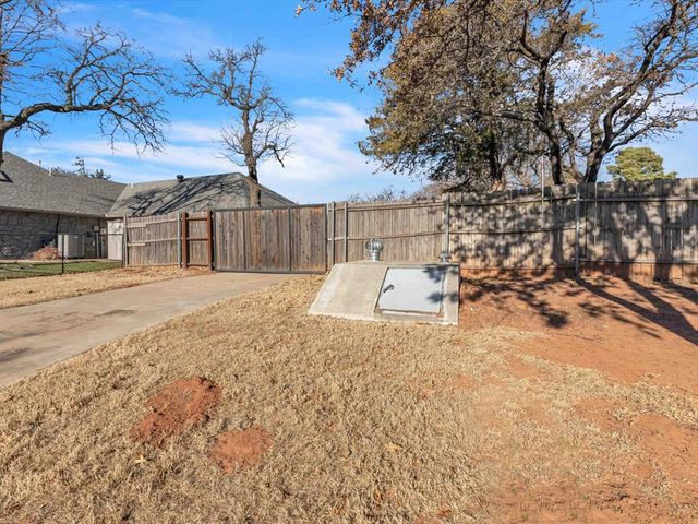 2100 Aspen Way, Guthrie, OK 73044