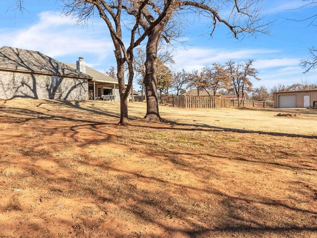2100 Aspen Way, Guthrie, OK 73044
