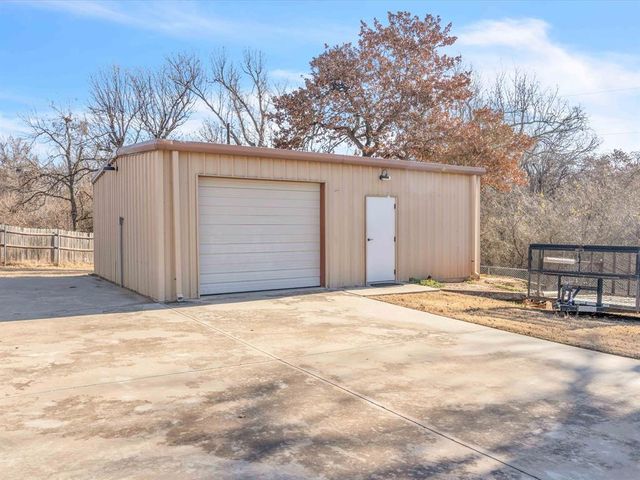 2100 Aspen Way, Guthrie, OK 73044