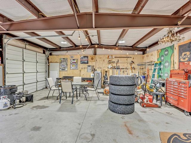 2100 Aspen Way, Guthrie, OK 73044