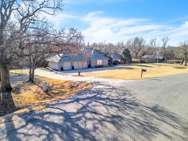 2100 Aspen Way, Guthrie, OK 73044